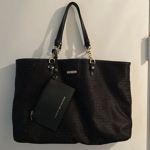 Tommy Hilfiger tote never used. 18.75” with attached bag